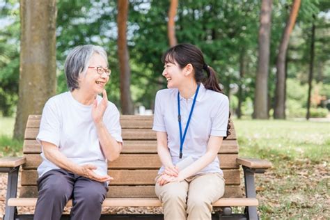 介護業界は人手不足なのに採用難、定着難。その原因と対策を解説