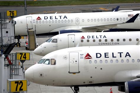 Ex-flight attendant claims infamous Delta uniform gave her cancer