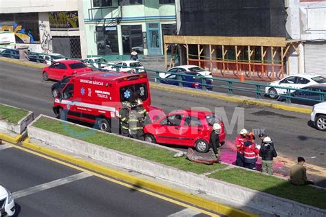 Automovilista Choca Sobre Paseo Tollocan Frente A Cl Nica Del Imss