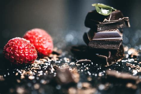 5 Benefits of Dark Chocolate You Should Know - WhatDeWhat