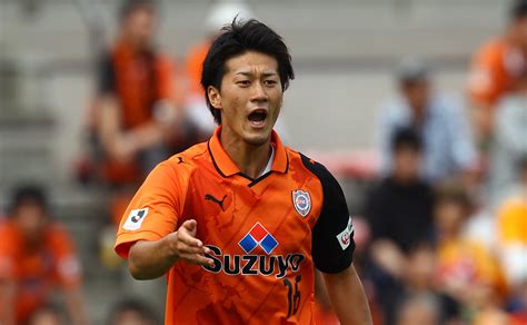 清水エスパルス公式 On Twitter このたび、現役引退を発表された 六平光成 選手ギラヴァンツ北九州よりエスパルスサポーターの