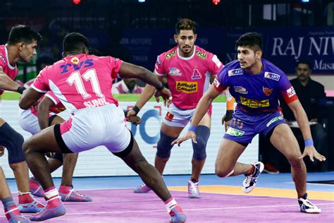 Pkl Dabang Delhi K C Hand Jaipur Pink Panthers Their First Loss