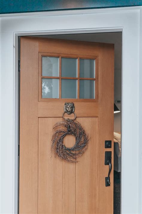 How To Hang A Wreath Without Damaging Your Door