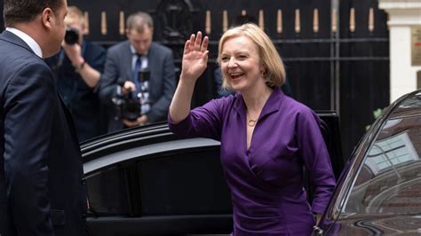 Liz Truss Who Is The Uk’s Third Female Prime Minister March8