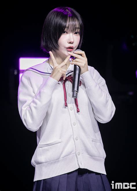 [포토] QWER 마젠타, 보랏빛 끌림