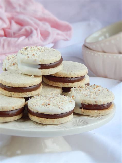 Alfajores De Almendras Miicakes