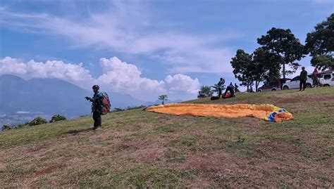 Pemkab Garut Dukung Pusat Pelatihan Paralayang Di Gunung Haruman Jadi