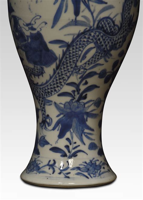 Chinese blue and white vase – Shacklady's Antiques