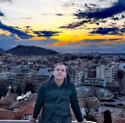 Смях и сълзи под един... - Смях и сълзи под един покрив