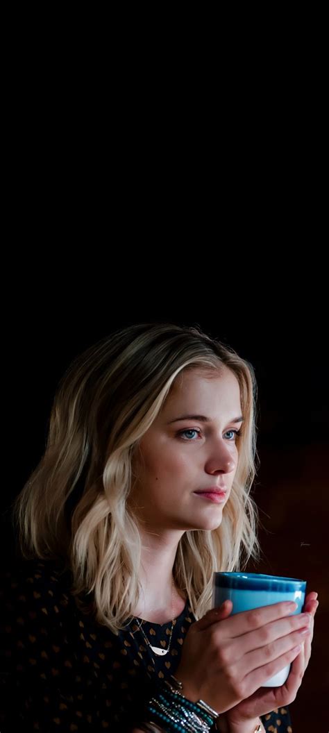 Guinevere Beck In Elizabeth Lail Celebrities Gorgeous Girls