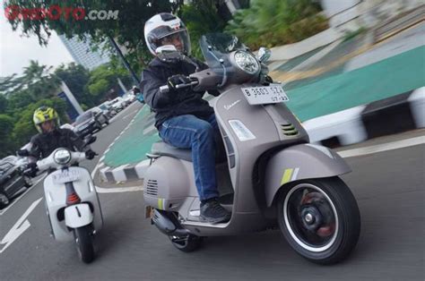 First Ride Vespa Paling Canggih Dan Bertenaga GTS Super Tech 300