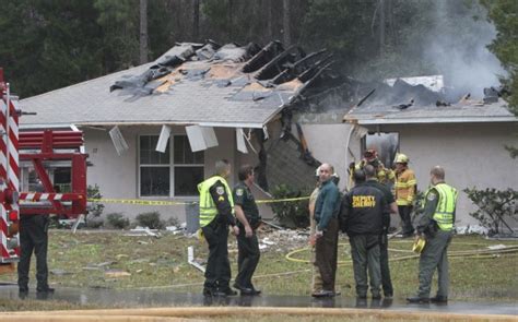 Plane Crash In Florida Photos 3 Dead As Single Engine Plane Strikes