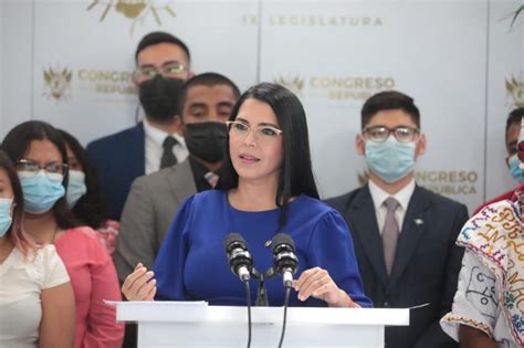 PRESENTA INICIATIVA A FAVOR DE LA JUVENTUD