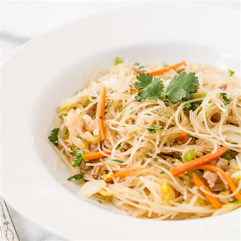 Pancit Bihon (Filipino Rice Noodles ) | Kitchen Confidante