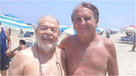 Foto De Lula E Bolsonaro Na Praia Diverte Internautas