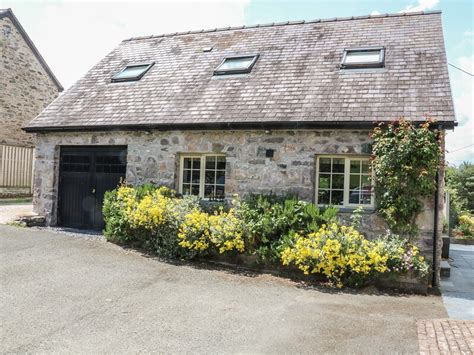 2 Bed Cottage In Llanfair Dyffryn Clwyd 15604942 Bodlywydd Fawr