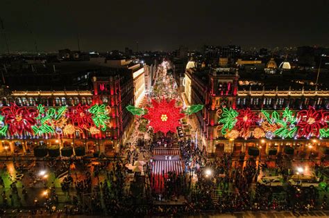 Martí Batres Enciende El Alumbrado Navideño Del Zócalo De La Cdmx