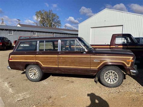 1984 Jeep Grand Wagoneer Base 4WD 103371 Miles Burgundy Automatic For