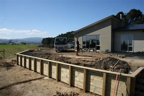 Retaining Wall And Car Parking Pad 32623 Builderscrack