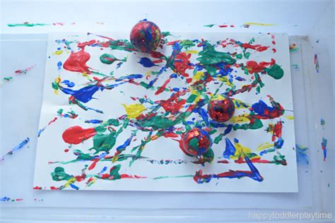 Christmas Bauble Painting - Happy Toddler Playtime