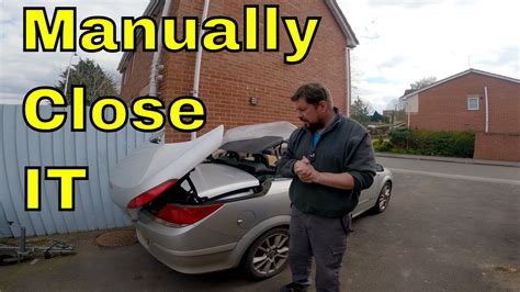 How To Manually Close Astra Twintop Roof Youtube