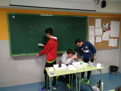 Quifi La Divertida Quimica Y Fisica 4eso Experimentando En El Aula