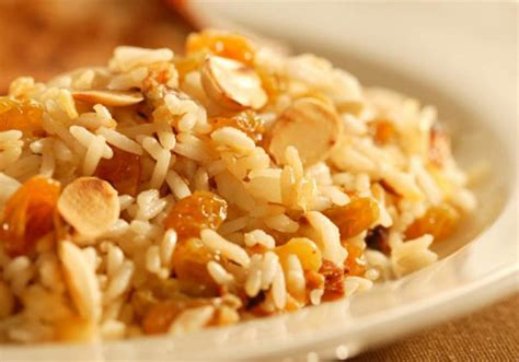 COMIDINHAS FÁCEIS E RÁPIDAS Arroz amêndoas passas e champanhe