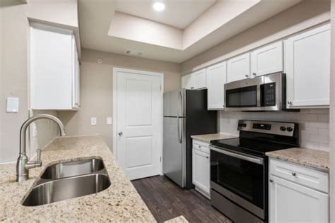 1 And 2 Bedroom Apartments In Georgetown Tx Waters Edge Apartment Homes