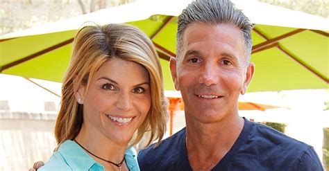 Lori Loughlin And Mossimo Giannulli Ask Judge To Allow Trip To Mexico