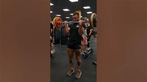 Строгий атлет. Сколько поднимет на бицепс? #gymbro #gymmotivation # ...