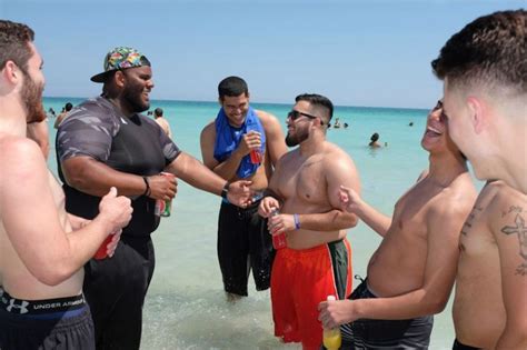 C Mo Pasan Las Vacaciones En Miami Los Estudiantes Estadounidenses