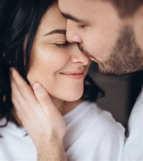 10 Potent Ways To Build Emotional Intimacy In A Relationship