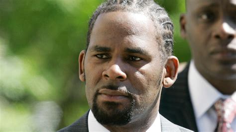 La Fiscalía Describe Al Cantante R Kelly Como Depredador Sexual