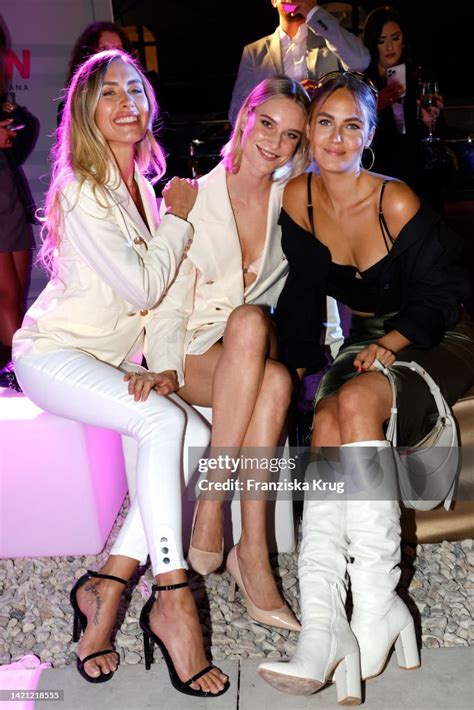 Alena Gerber Kim Hnizdo And Elena Carriere At The Lascana Fashion