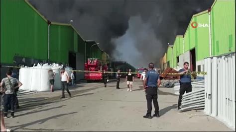 Adana da geri dönüşüm tesisinde yangın Dumanlar kilometrelerce uzaktan