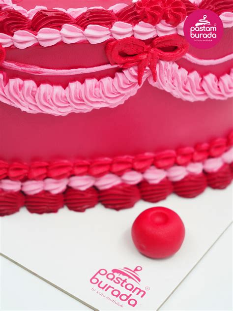 Kalp Detaylı Pembe Naked Pasta