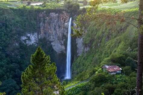 Premium Photo Sipiso Piso Waterfall Th Tallest Waterfall In