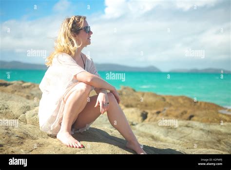 Girl Bikini Rocks Fotos Und Bildmaterial In Hoher Aufl Sung Alamy