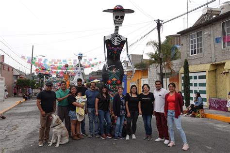 Hermoso Inauguran expo de catrinas monumentales en Tláhuac Galería