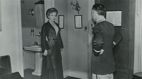 B Phim Kinh I N C A Marilyn Monroe B N N N Xem Sau Blonde Elle