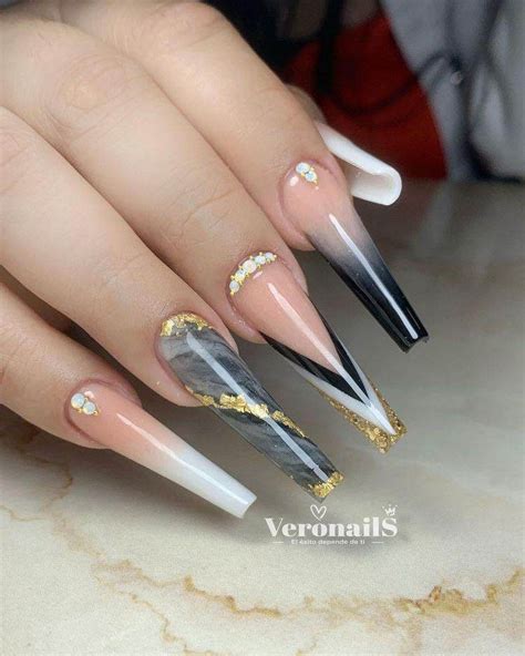 30 Elegant Black Nail Designs For Classy Beauty