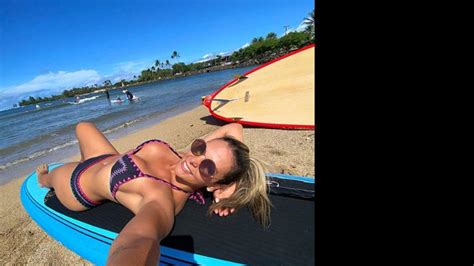 Carla Perez Exibe Boa Forma Em Foto De Biqu Ni No Instagram