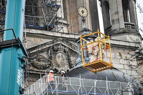 Insolite Les Statues De Notre Dame De Paris Senvolent Pour être Restaurées