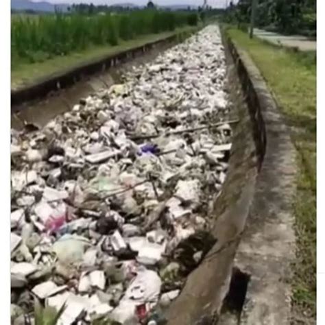 Tsunami Sampah Plastik Di Saluran Irigasi Polewali Mandar Jadi Sorotan