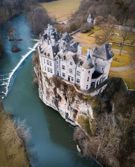 Castle in Dinant, Belgium | Castelli, Palazzi, Luoghi