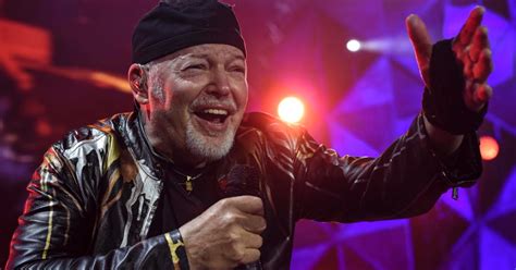 Vasco Rossi Il Supervissuto La Docu Serie Che Svela La Vita Del