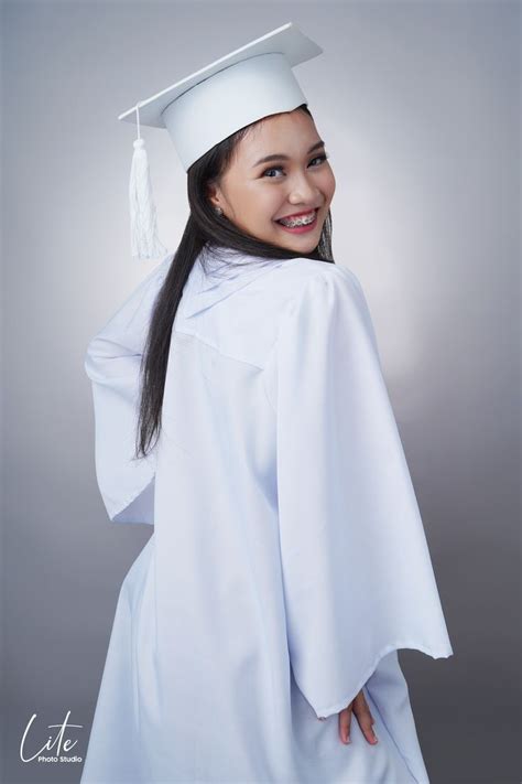 Creative Profile Portraits By Lite Photo Studio In 2024 Graduation