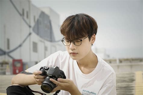 Anh chàng trở thành hot boy xiên nướng của hội mê trai chỉ sau vài bức hình