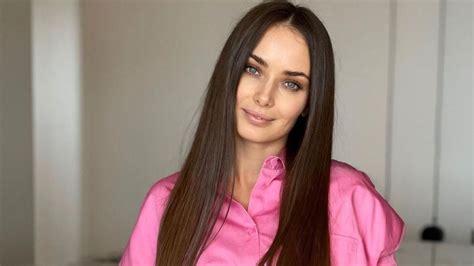 Ксенія Мішина почала спілкуватися українською мовою