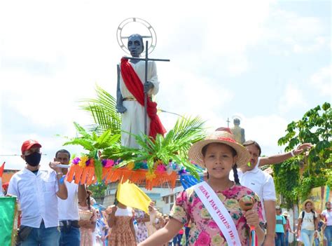 M S De Mil Personas Participaron En Desfile De Ferias De San Juan